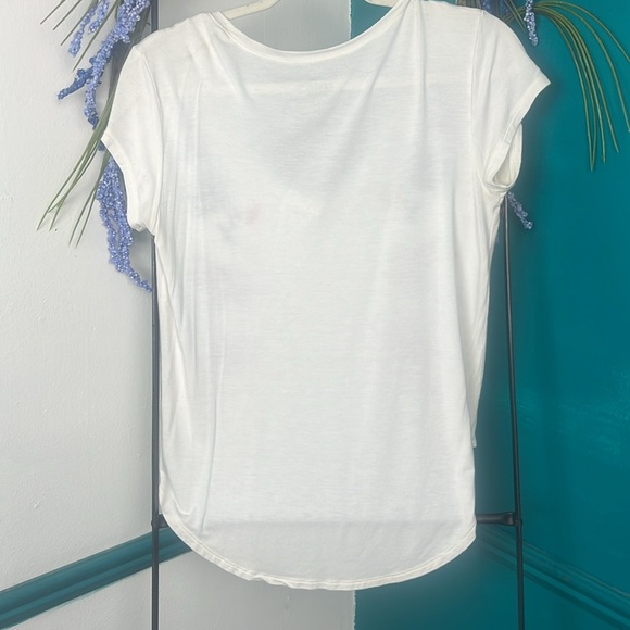 American Eagle size small embroidered white short sleeve V-neck T-shirt - Picture 5 of 5